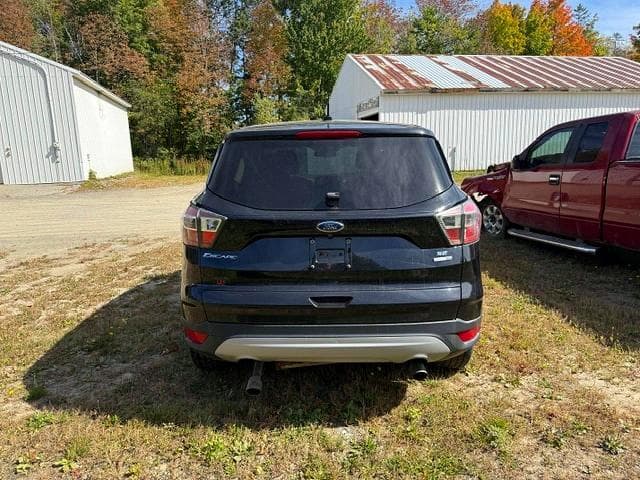 2017 FORD ESCAPE SE 4