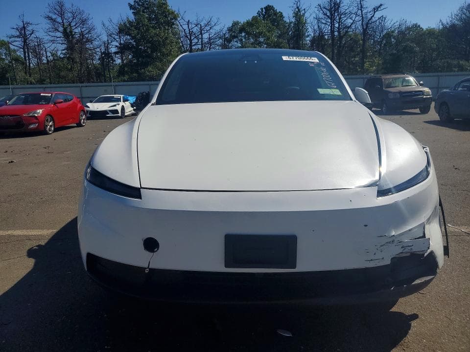 2026 TESLA MODEL Y 5
