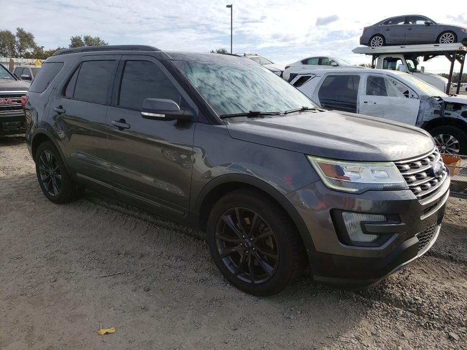 2017 FORD EXPLORER XLT 4