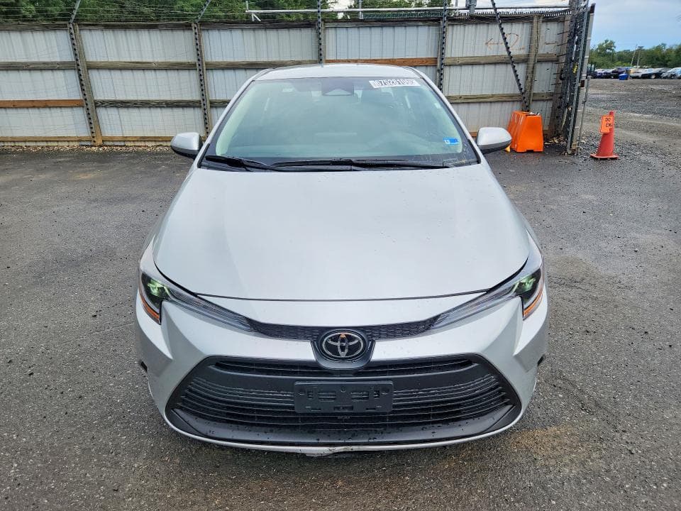 2026 TOYOTA COROLLA LE 5