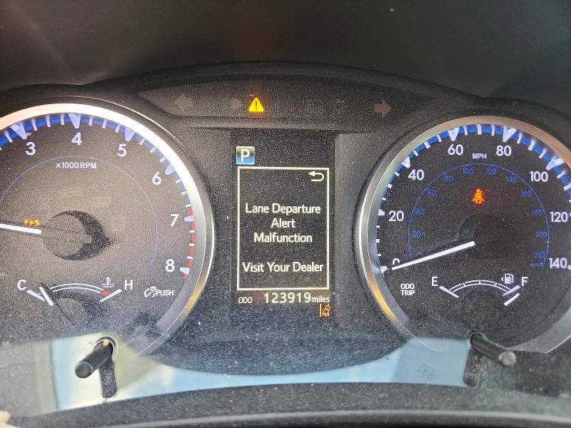 2018 TOYOTA HIGHLANDER LE 9