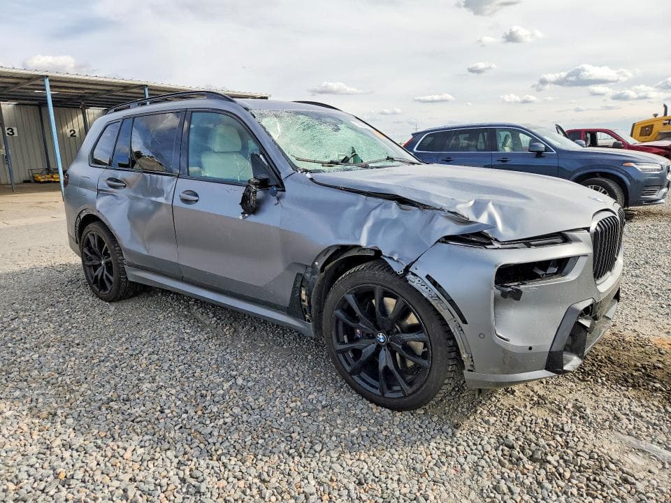 2025 BMW X7 M60I 4