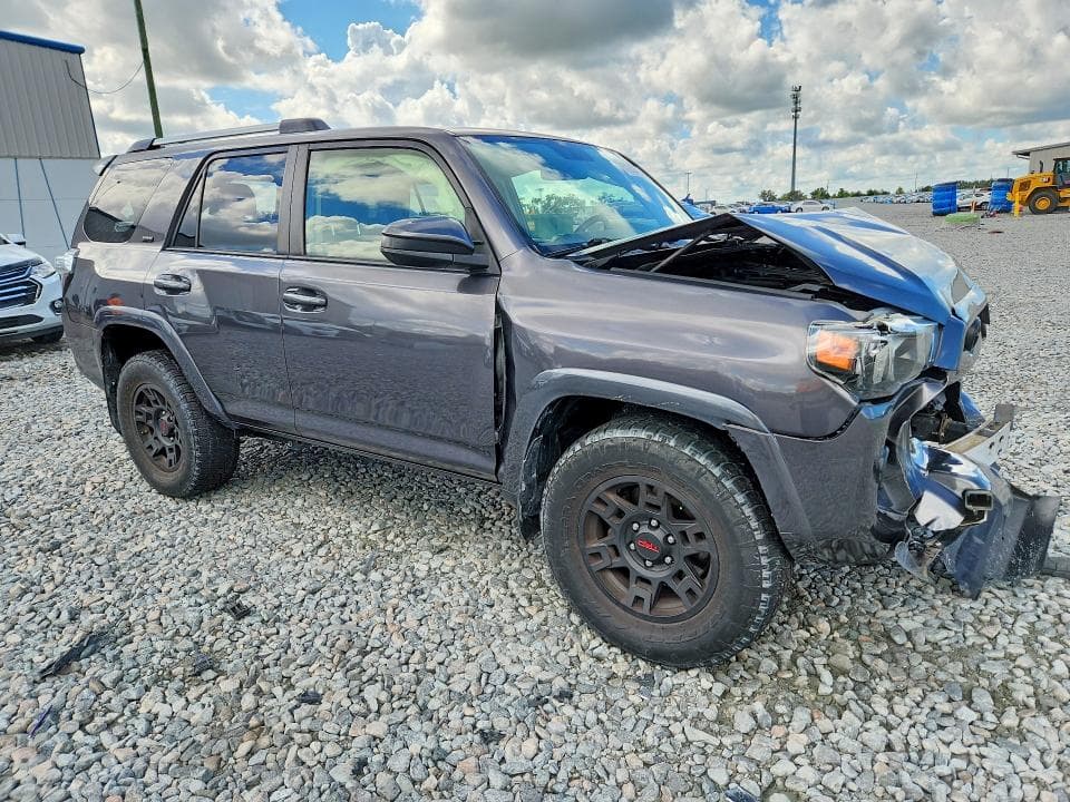 2019 TOYOTA 4RUNNER SR5 4