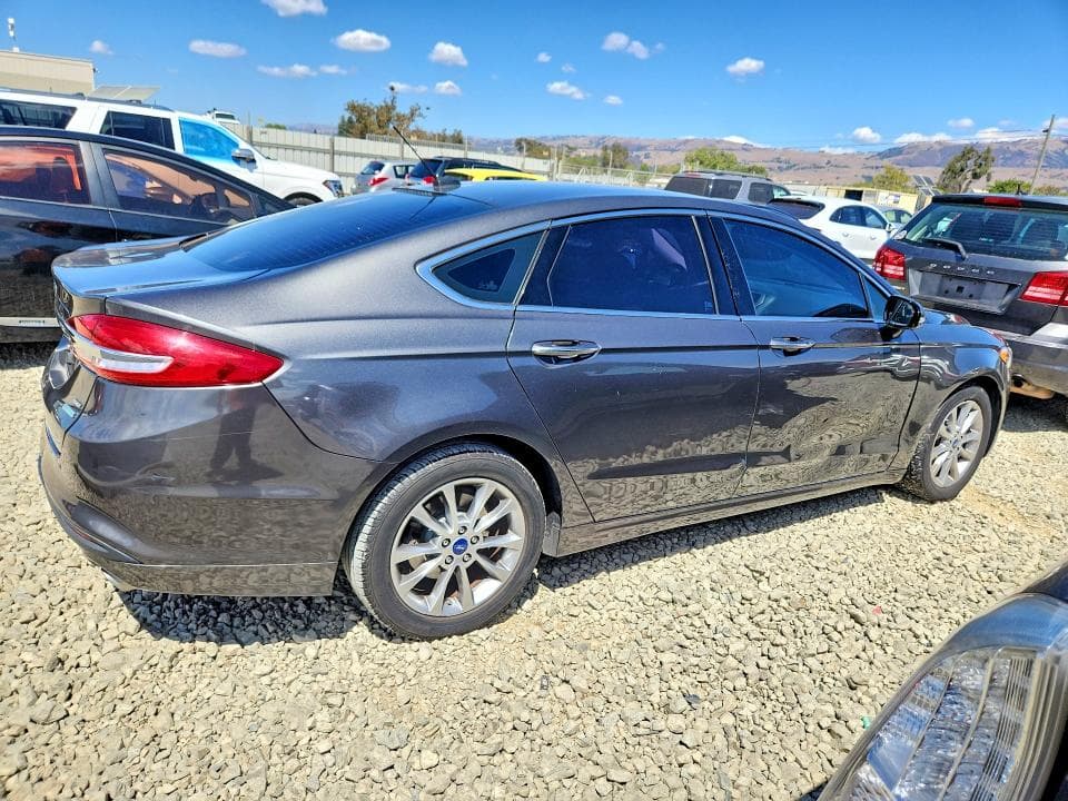 2017 FORD FUSION SE 3