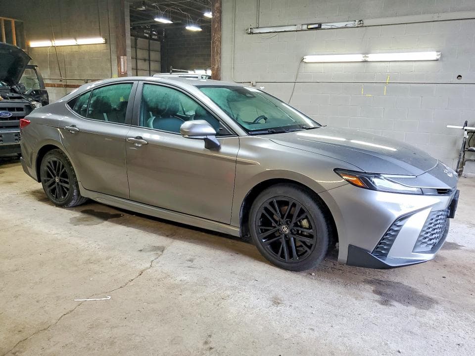 2025 TOYOTA CAMRY SE 4