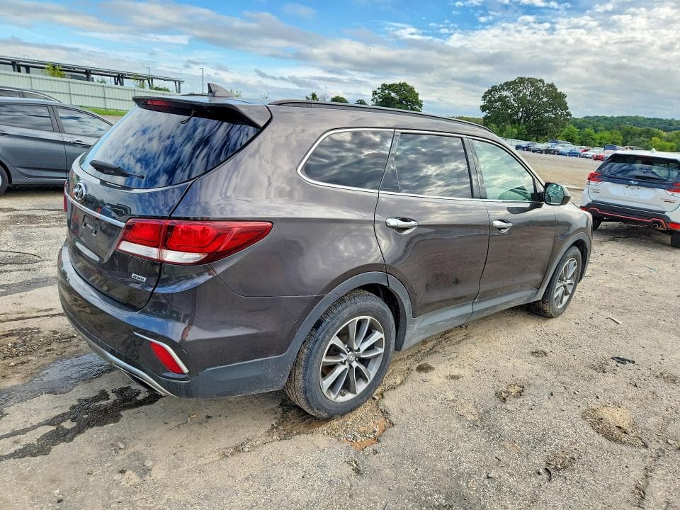 2017 HYUNDAI SANTA FE SE 3