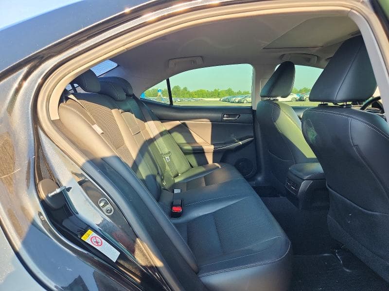 2017 LEXUS IS 300 10