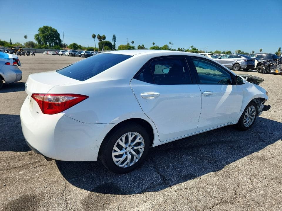 2017 TOYOTA COROLLA LE 3
