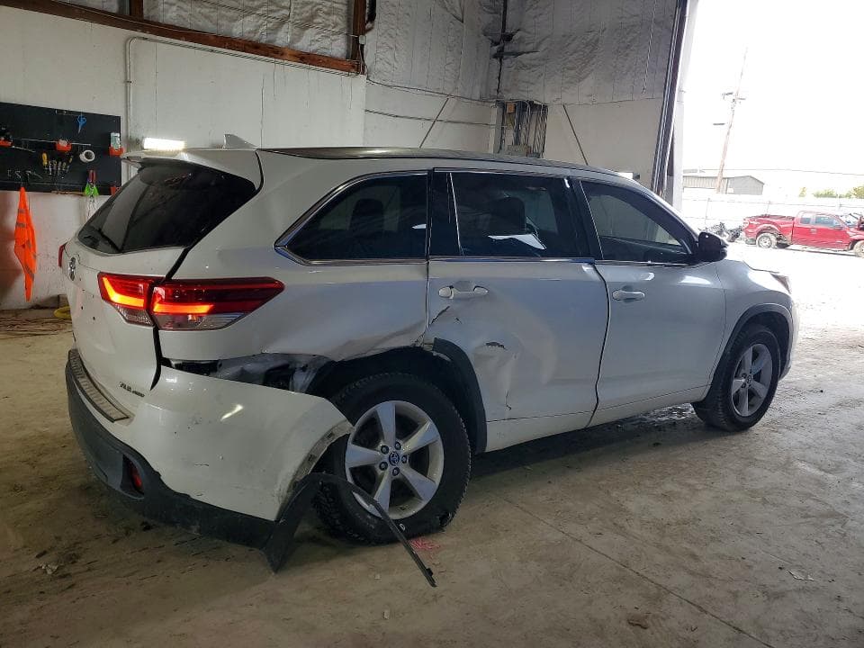 2018 TOYOTA HIGHLANDER XLE 3