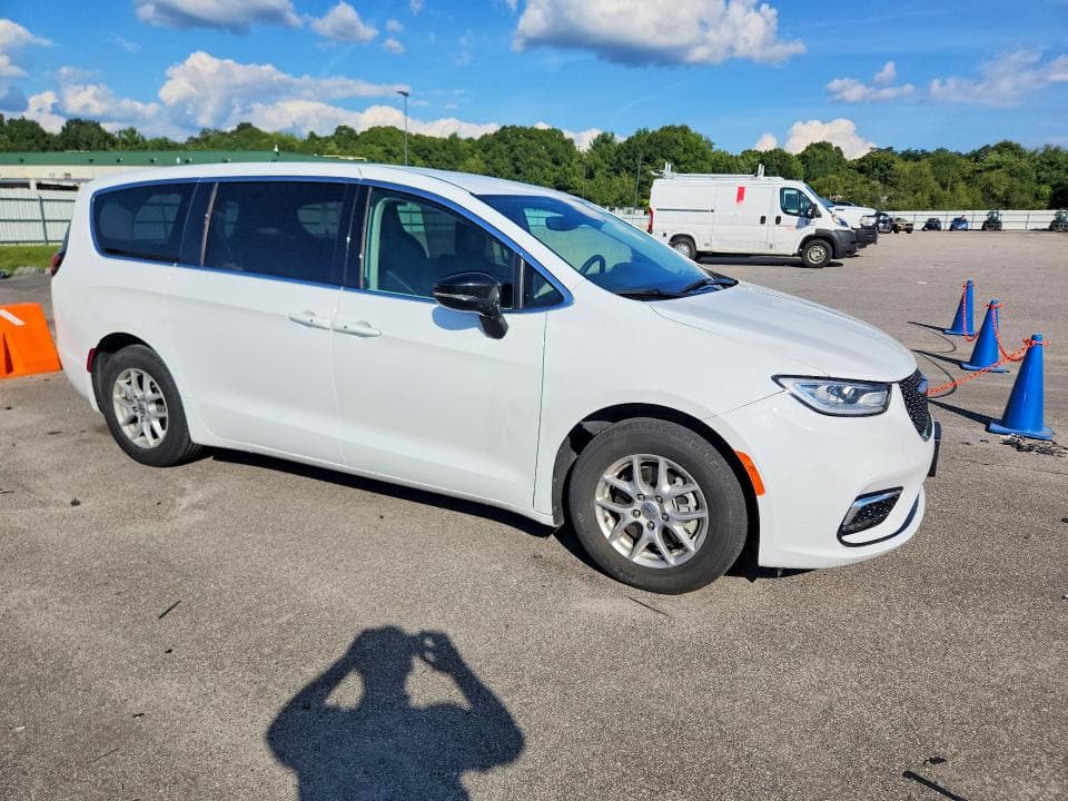 2024 CHRYSLER PACIFICA TOURING L 4