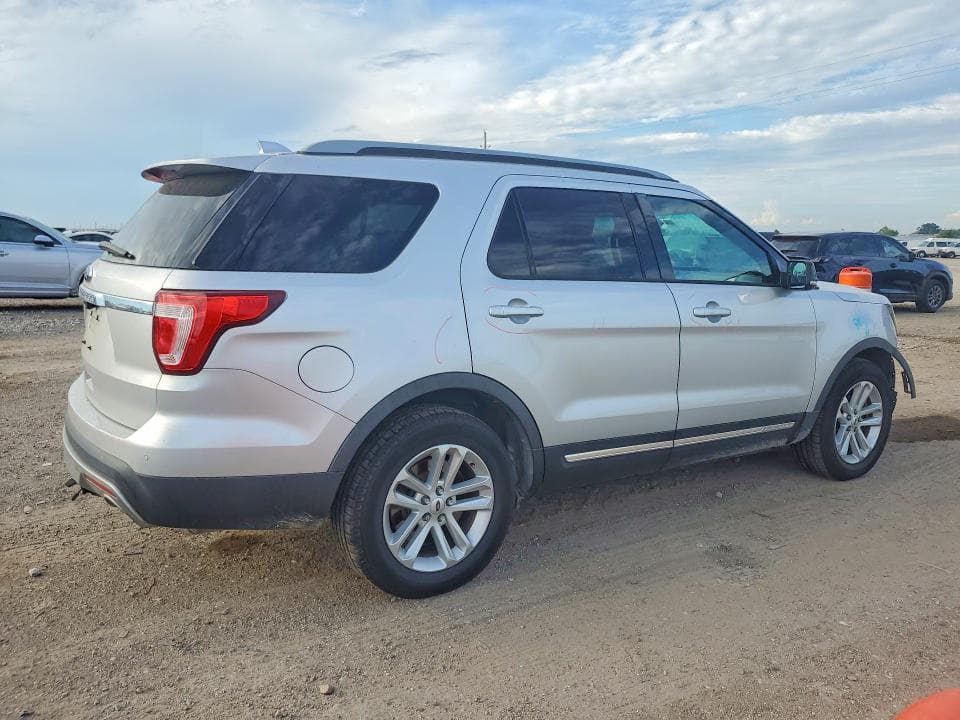 2017 FORD EXPLORER XLT 3