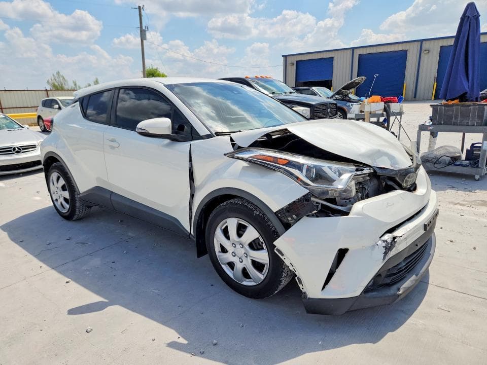 2019 TOYOTA C-HR LE 4