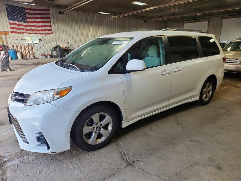 2018 TOYOTA SIENNA LE - 1