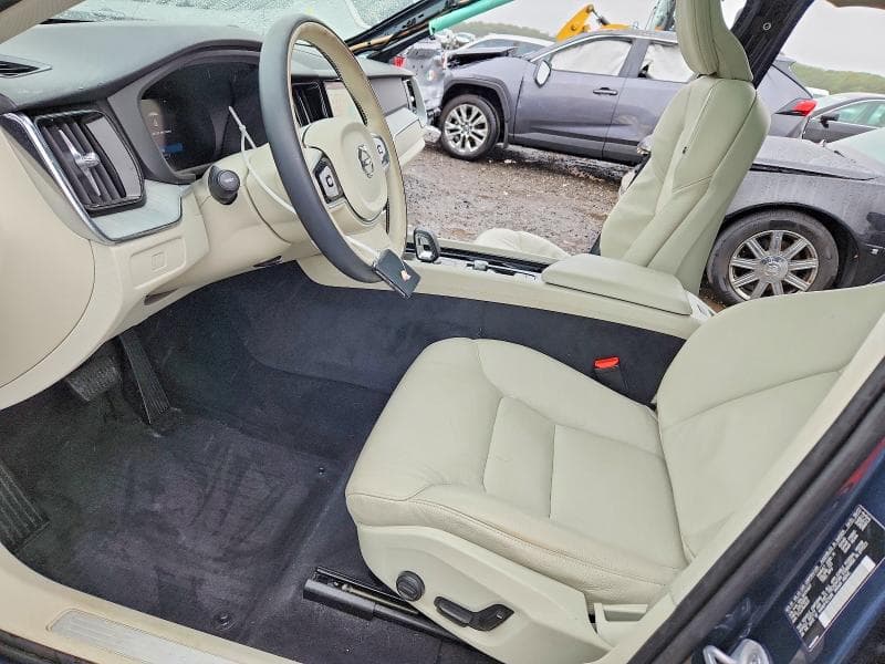 2024 VOLVO XC60 PLUS 7
