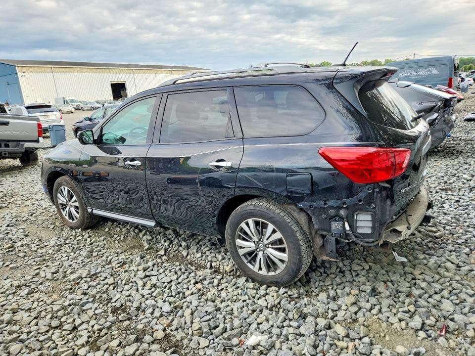 2018 NISSAN PATHFINDER SV 2