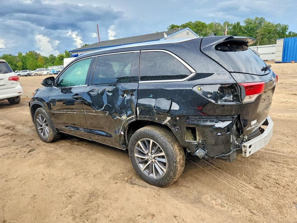 2017 TOYOTA HIGHLANDER XLE 2