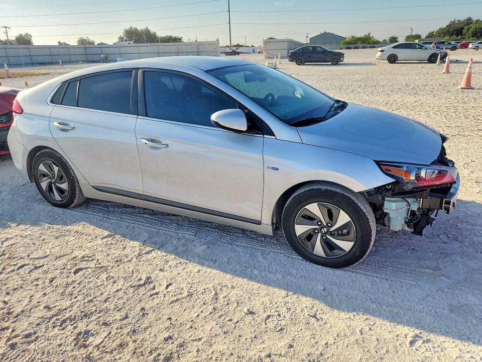 2018 HYUNDAI IONIQ SEL 4