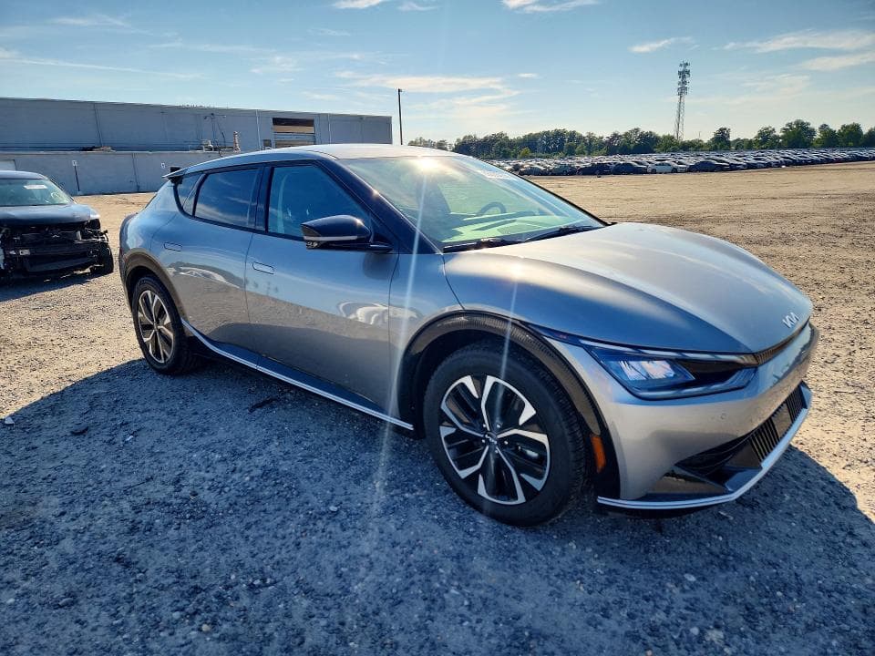 2022 KIA EV6 WIND 4