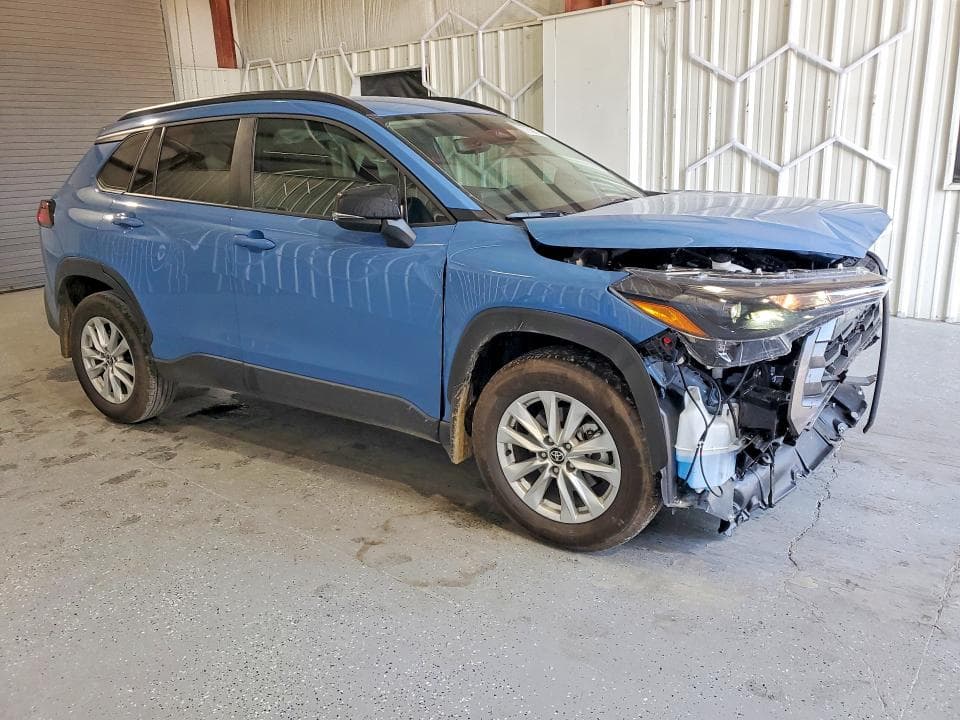 2026 TOYOTA COROLLA CROSS LE 4