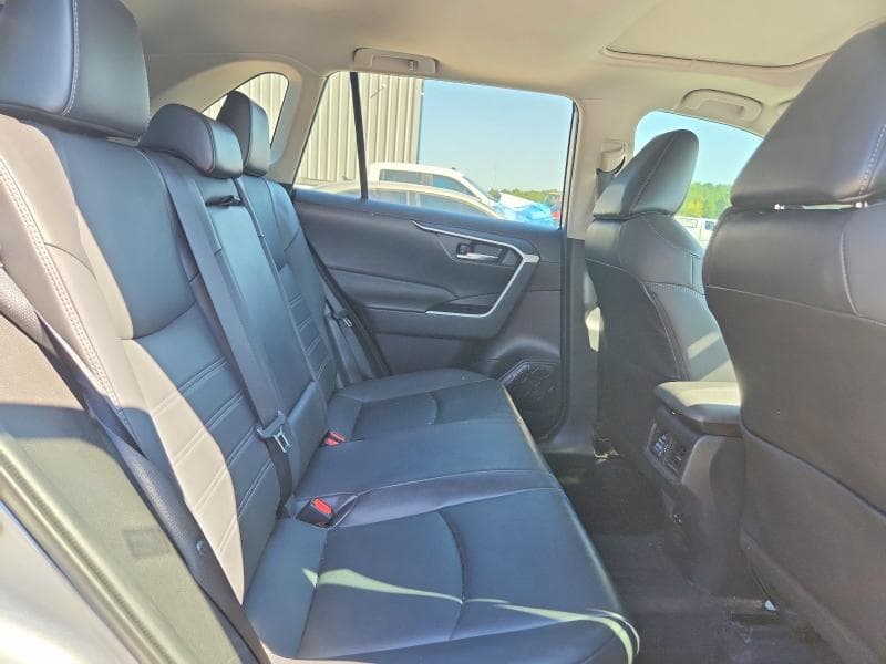 2022 TOYOTA RAV4 XLE PREMIUM 11
