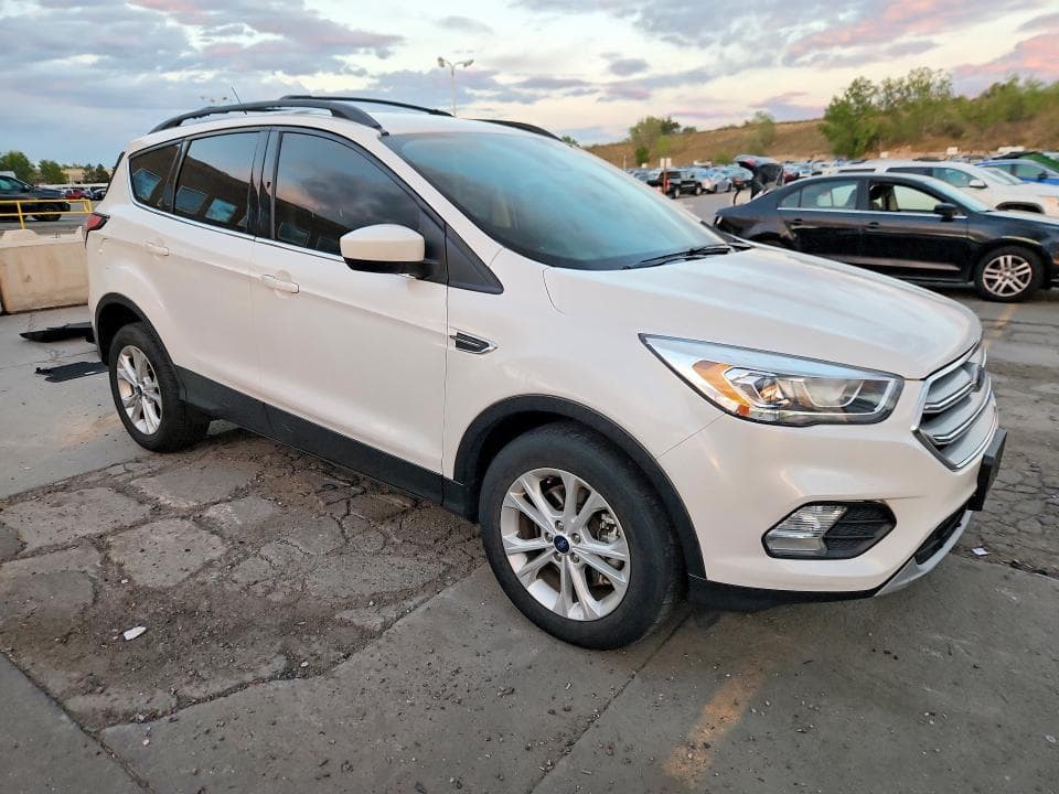 2018 FORD ESCAPE SEL 4
