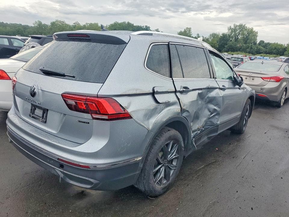 2022 VOLKSWAGEN TIGUAN SE 3