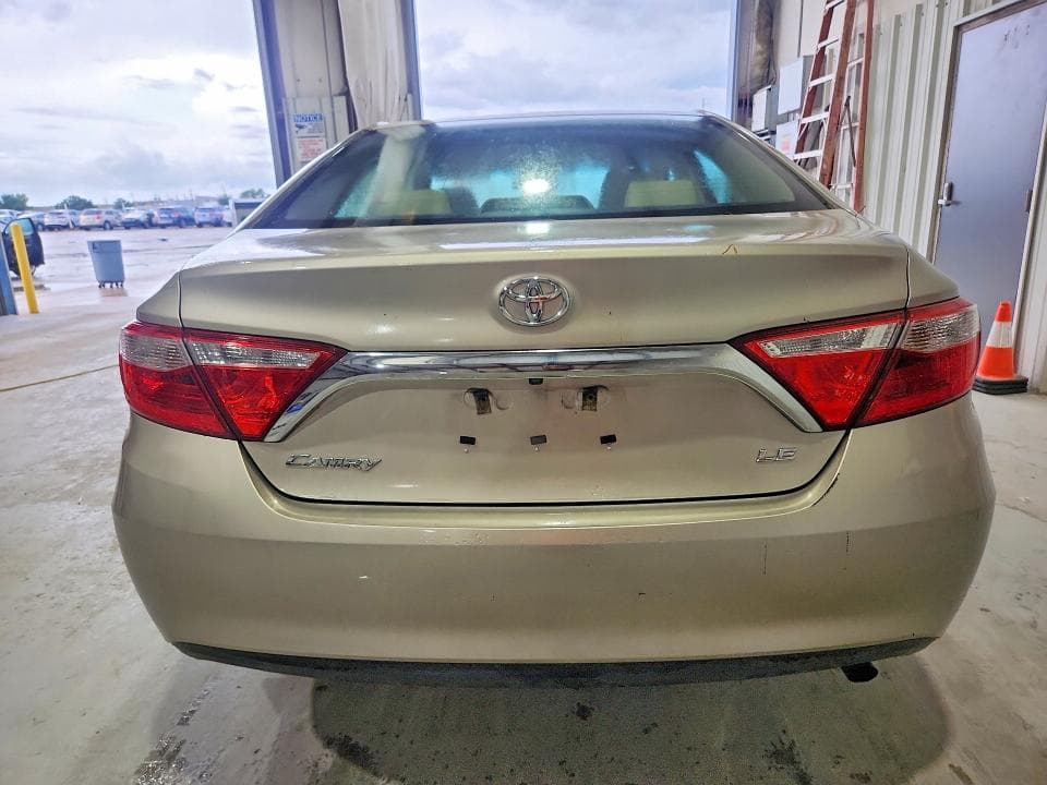 2017 TOYOTA CAMRY LE 6