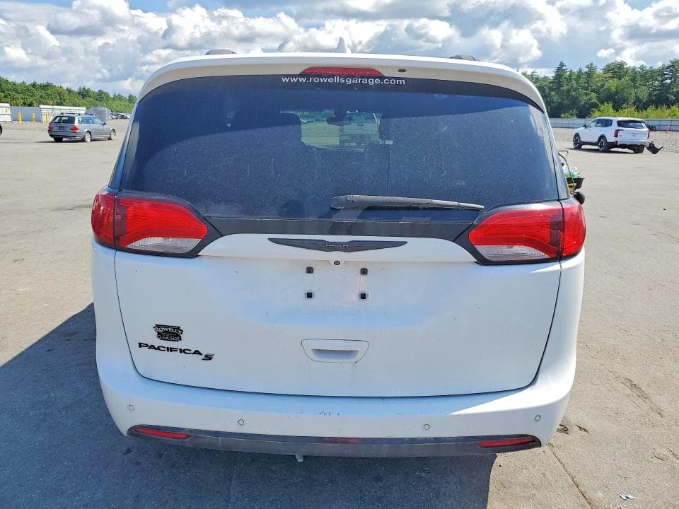 2019 CHRYSLER PACIFICA TOURING L 6