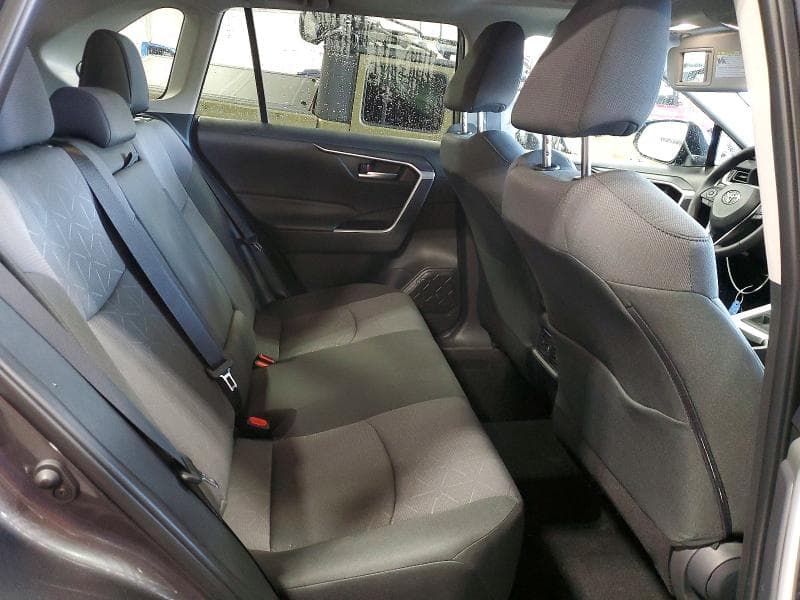 2024 TOYOTA RAV4 XLE 10