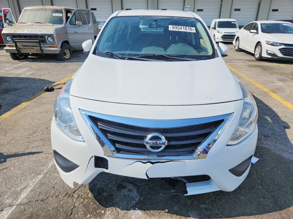 2019 NISSAN VERSA SV 5