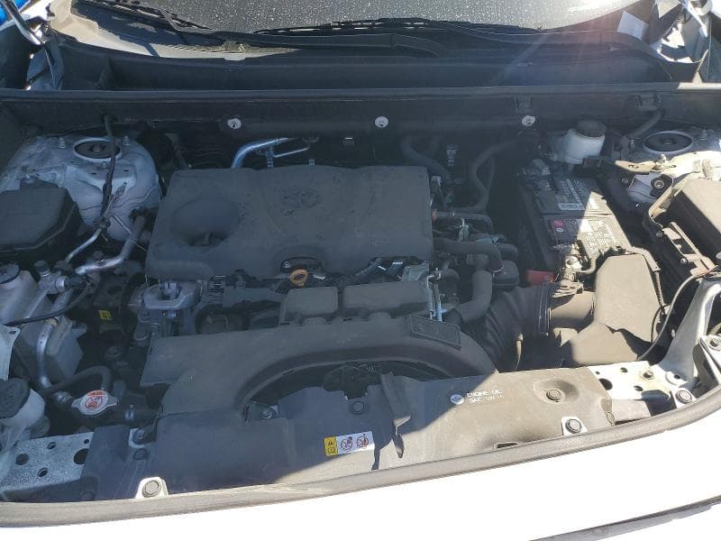2021 TOYOTA RAV4 XLE 12