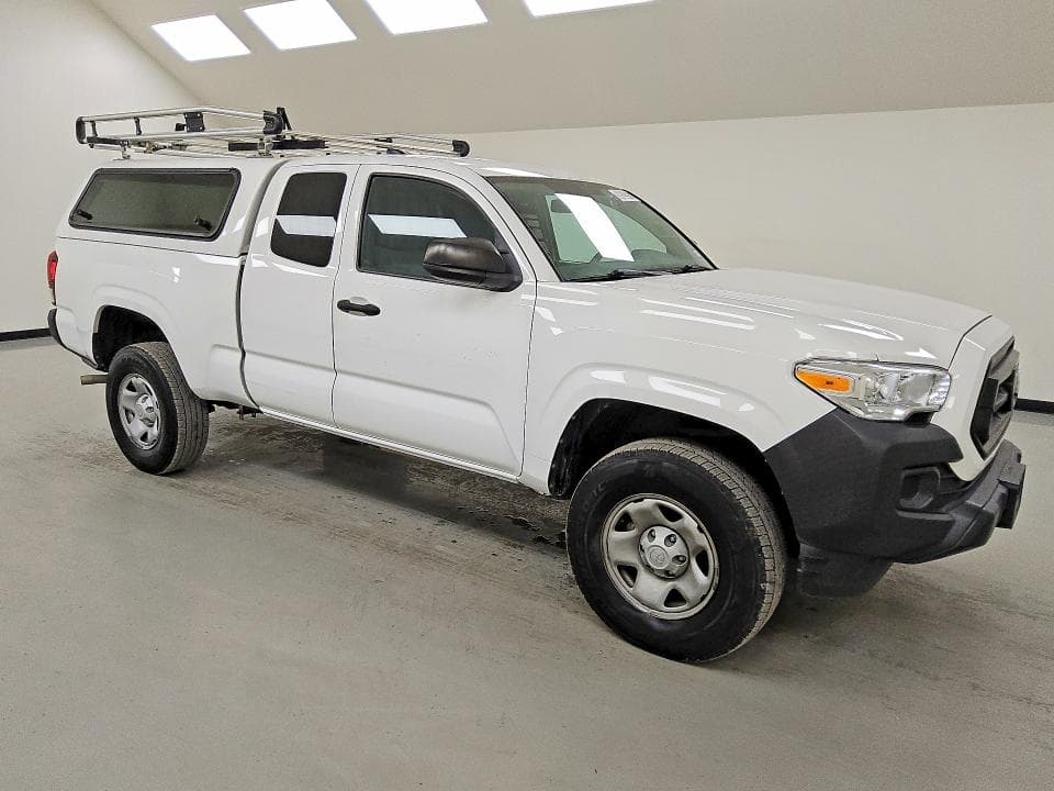 2022 TOYOTA TACOMA SR 4