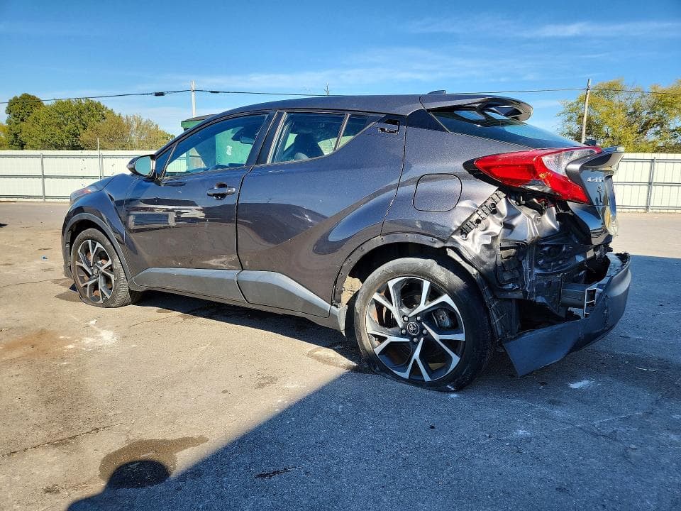 2019 TOYOTA C-HR XLE 2