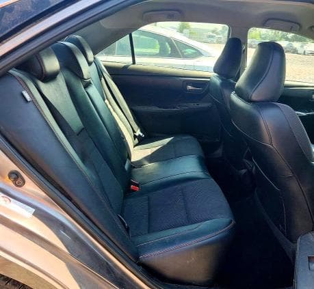 2017 TOYOTA CAMRY SE 10