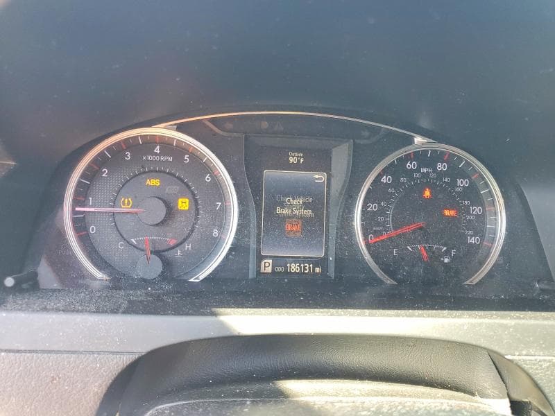 2017 TOYOTA CAMRY SE 9