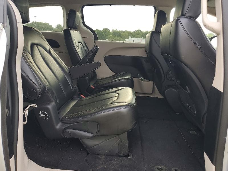 2023 CHRYSLER PACIFICA TOURING L 11