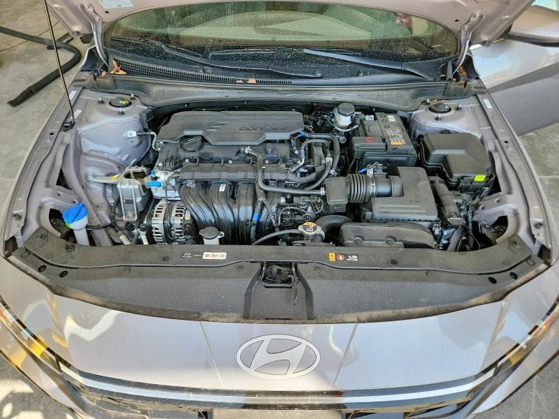 2025 HYUNDAI ELANTRA SEL 11