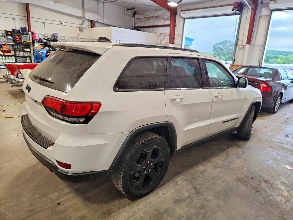 2019 JEEP GRAND CHEROKEE LAREDO 3