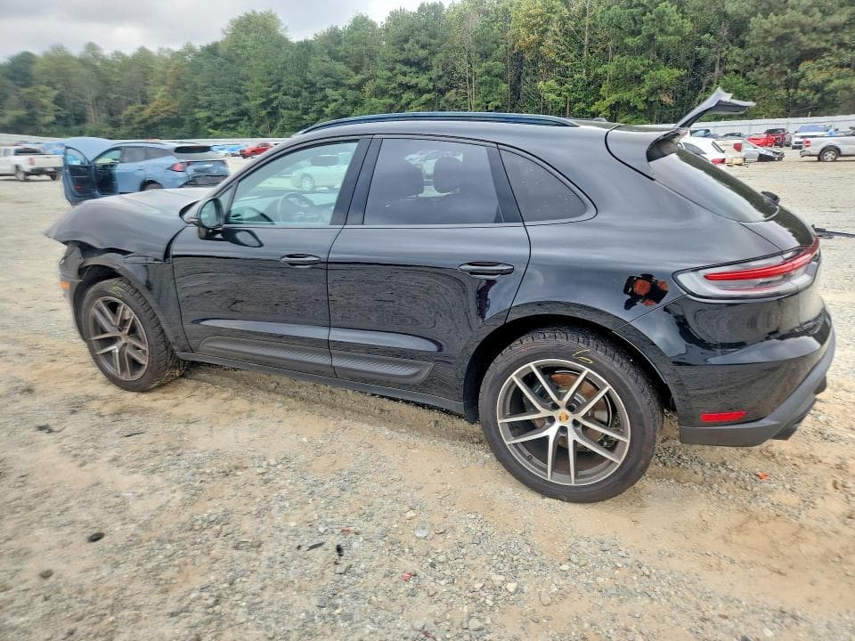2023 PORSCHE MACAN BASE 2