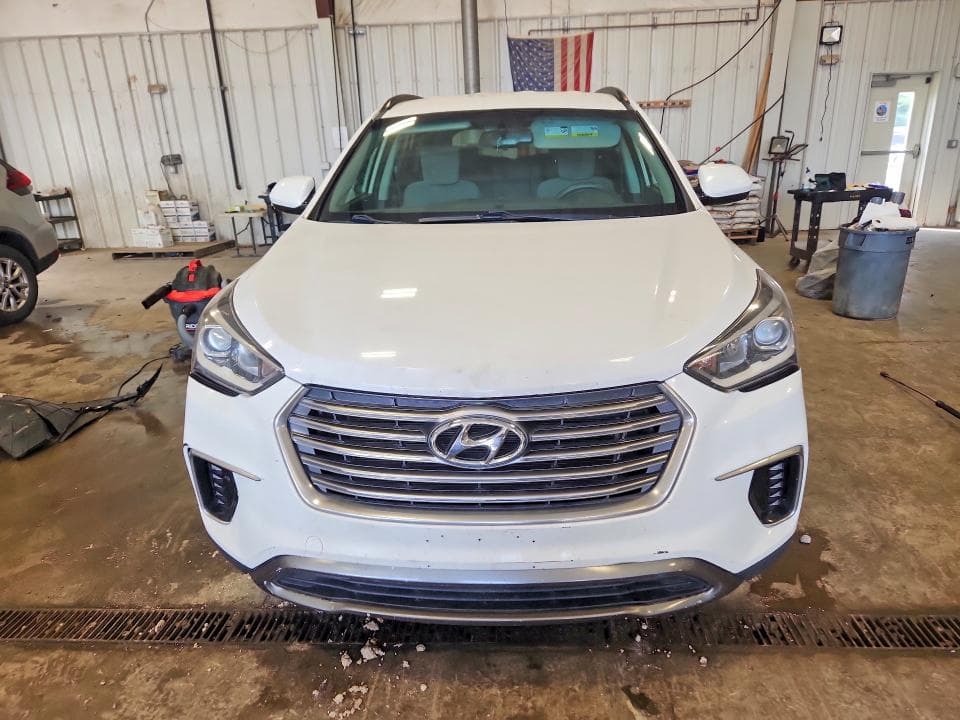 2017 HYUNDAI SANTA FE SE 5