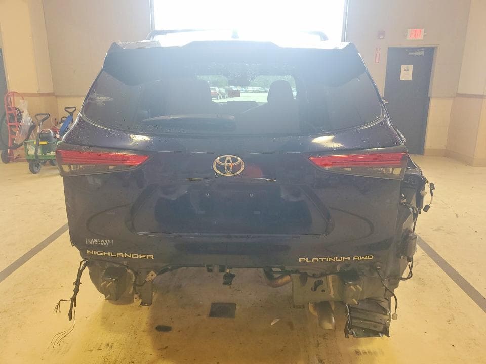 2023 TOYOTA HIGHLANDER PLATINUM 6