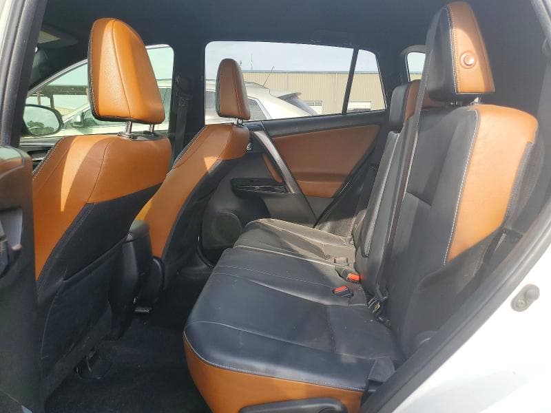 2018 TOYOTA RAV4 SE 11