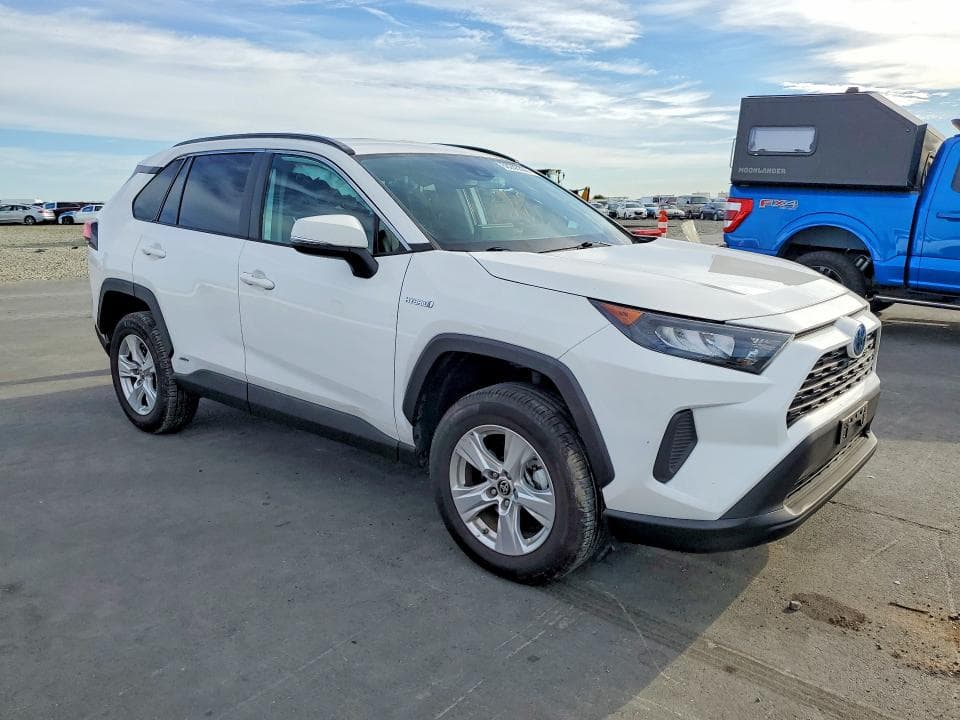 2021 TOYOTA RAV4 LE 4