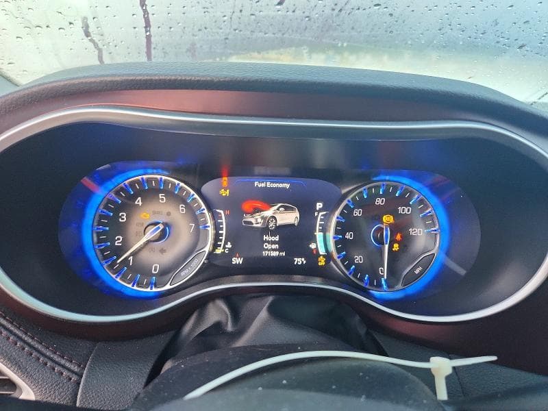 2017 CHRYSLER PACIFICA LIMITED 9