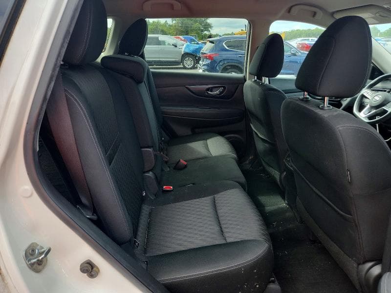 2017 NISSAN ROGUE SV 11