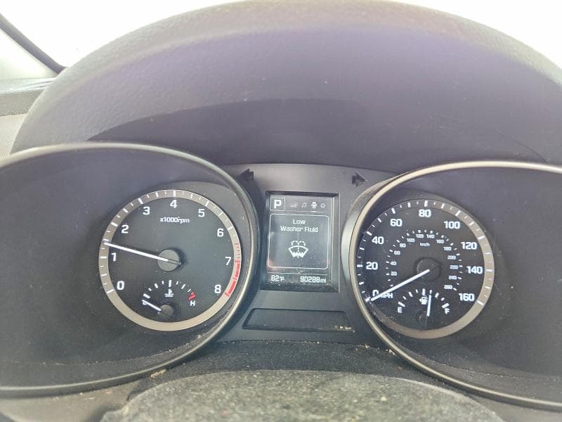 2017 HYUNDAI SANTA FE SE 9