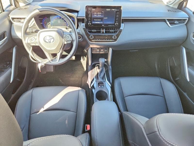 2022 TOYOTA COROLLA CROSS XLE 8