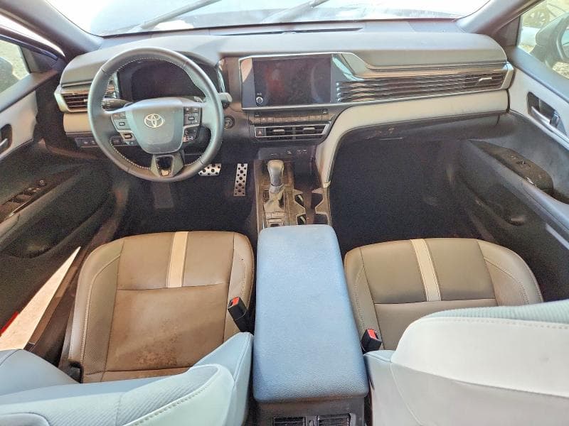 2025 TOYOTA CAMRY SE 8