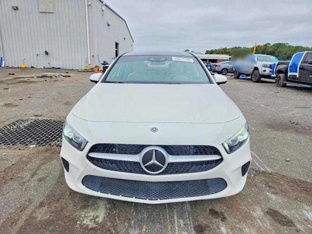 2019 MERCEDES-BENZ A 220 5