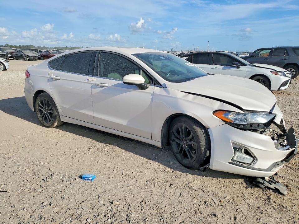 2019 FORD FUSION SE 4